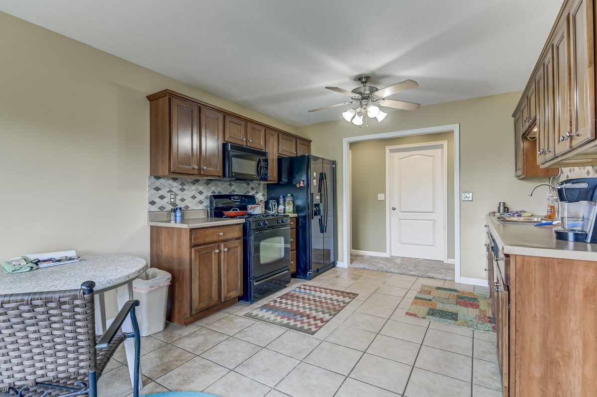 2817 Tanner Road Springfield, IL 62702 - Photo 9 of 33