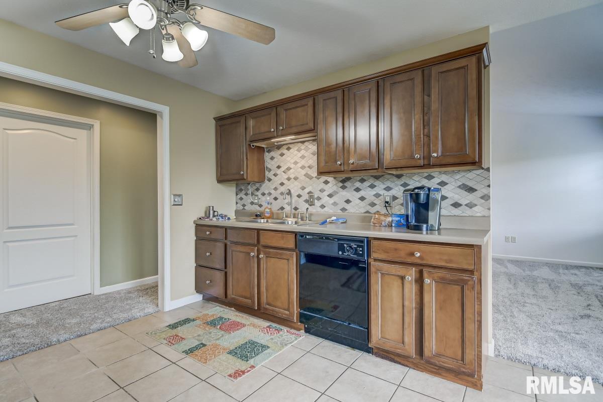 2817 Tanner Road Springfield, IL 62702 - Photo 10 of 33
