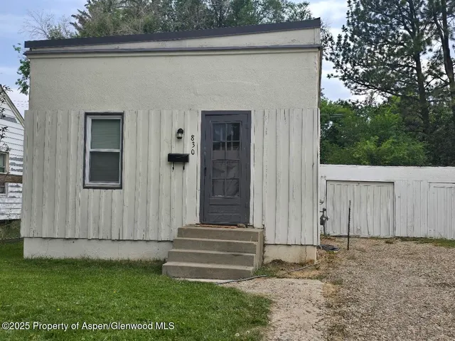 $2,200 | 830 Breeze Street, Craig, CO 81625