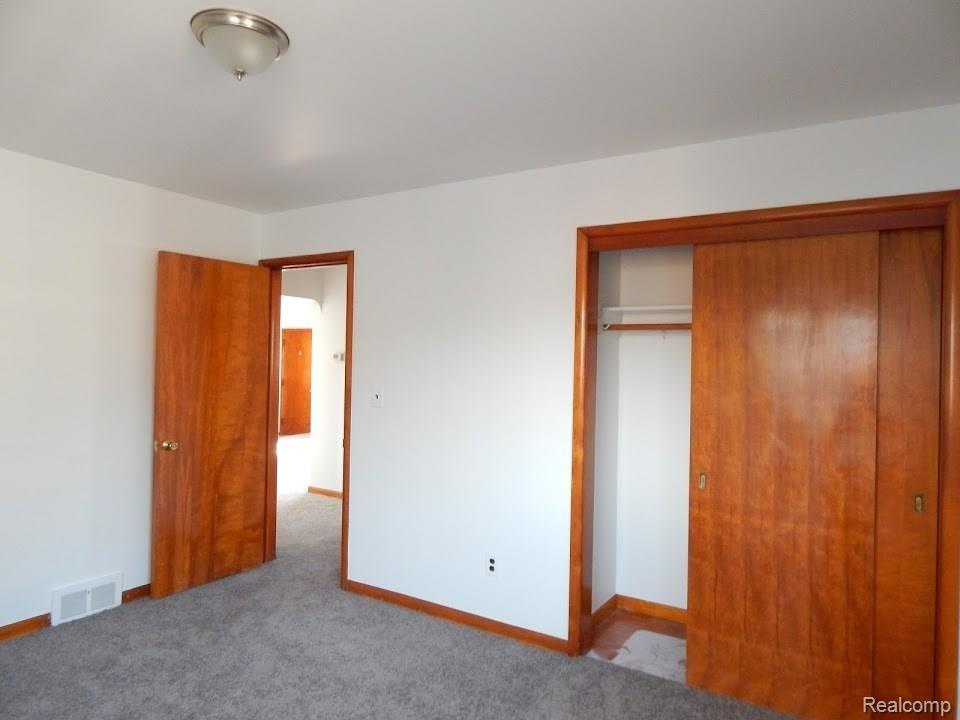 21900 Kelly Road Eastpointe, MI 48021 - Photo 27 of 38
