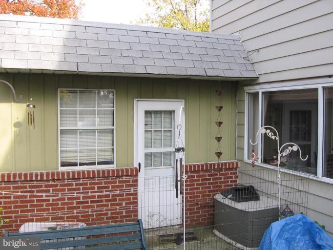 8577 Beacon Point Road Pasadena, MD 21122 - Photo 2 of 13 Exterior #2