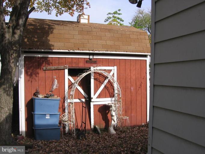 8577 Beacon Point Road Pasadena, MD 21122 - Photo 3 of 13 Shed