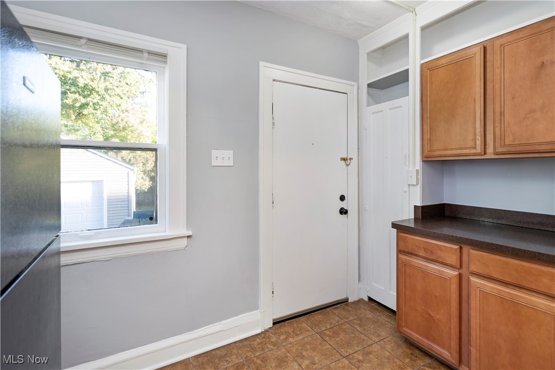 3243 Yorkshire Road Cleveland, OH 44118 - Photo 6 of 35 Gallery Image 6