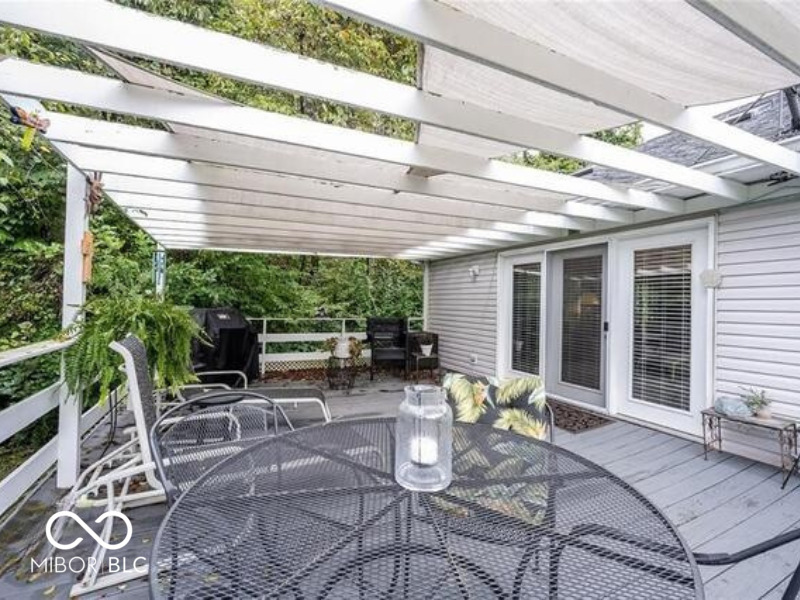 11298 Squirrel Hollow Fishers, IN 46038 - Photo 25 of 32