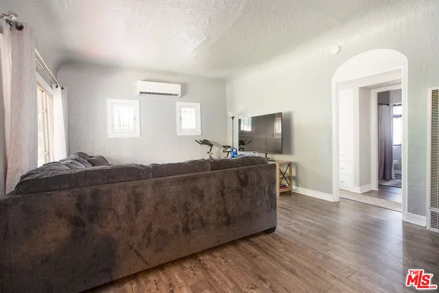 $3,900 | 5177 Bohlig Road, Los Angeles, CA 90032