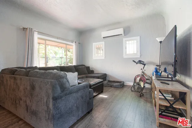 $3,900 | 5177 Bohlig Road, Los Angeles, CA 90032