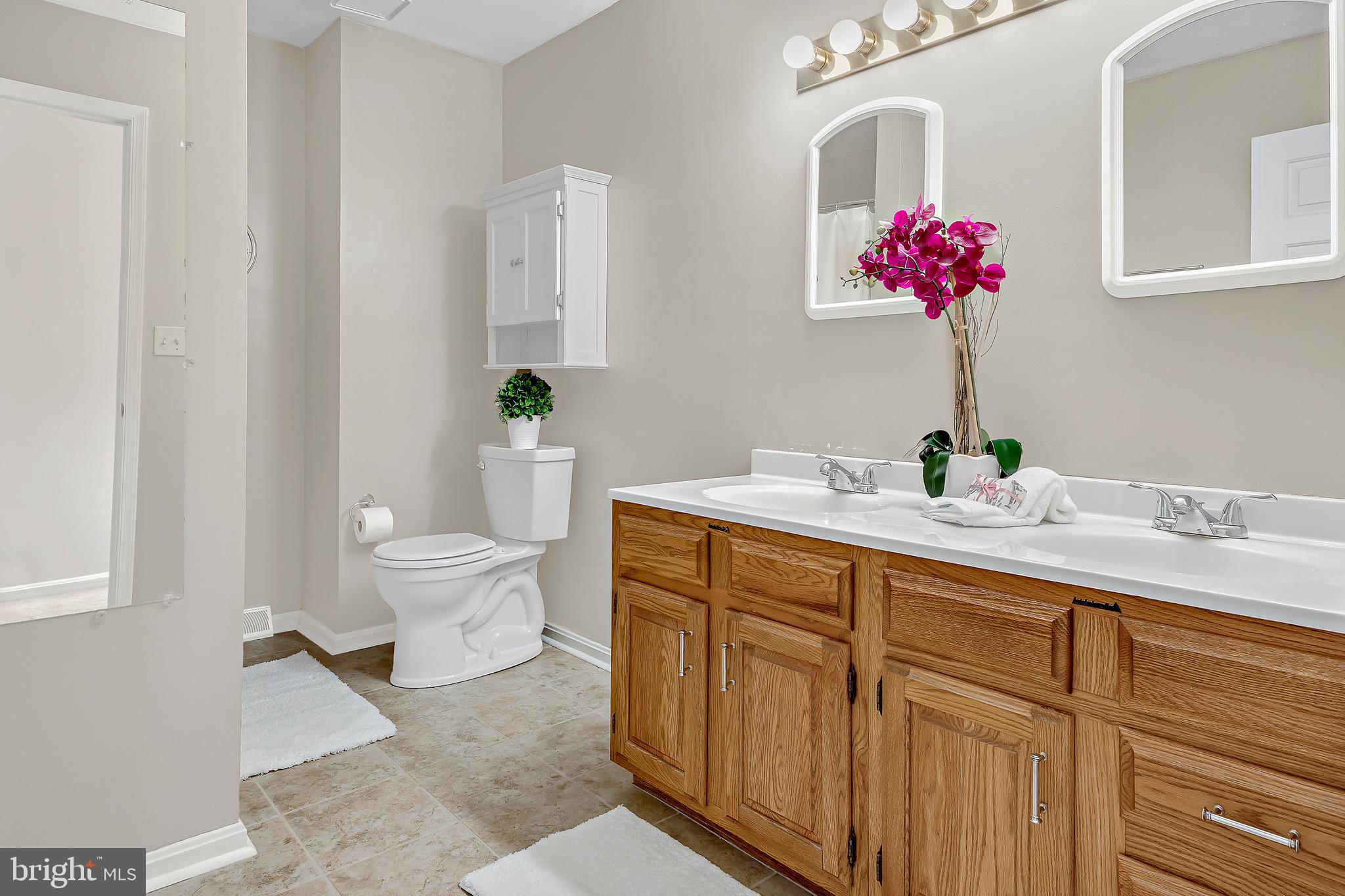 835 Lindsey Road Carlisle, PA 17015 - Photo 20 of 35 Bath 2