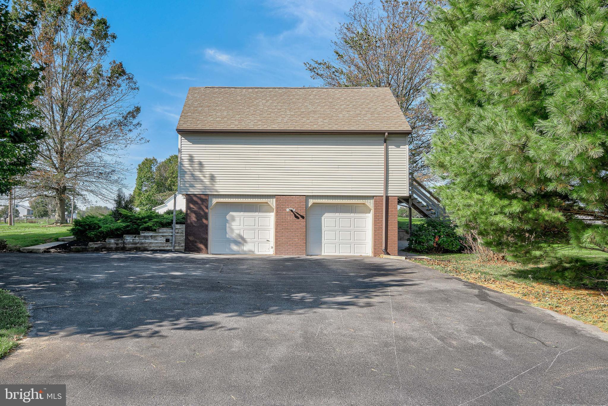 835 Lindsey Road Carlisle, PA 17015 - Photo 34 of 35 Side 2 car garage