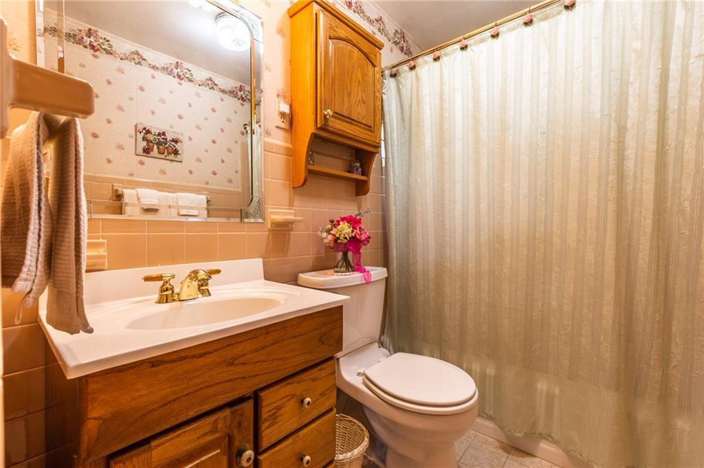 871 Lindsay Road Carnegie, PA 15106 - Photo 11 of 25 Gallery Image 11