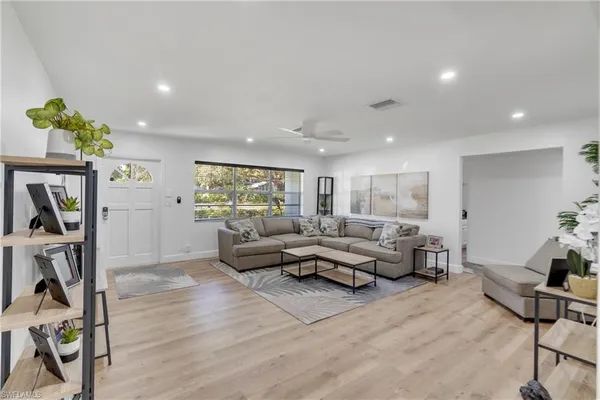 $275,000 | 440 6th Avenue, LaBelle, FL 33935