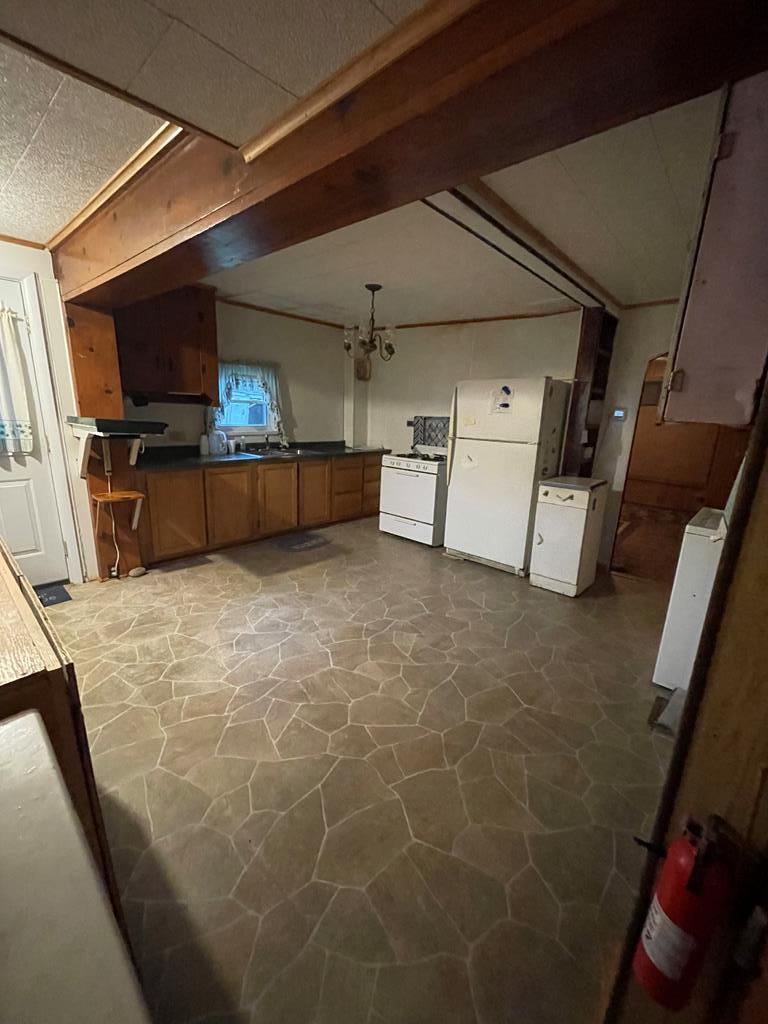136 South State Street Timblin, PA 15778 - Photo 16 of 24
