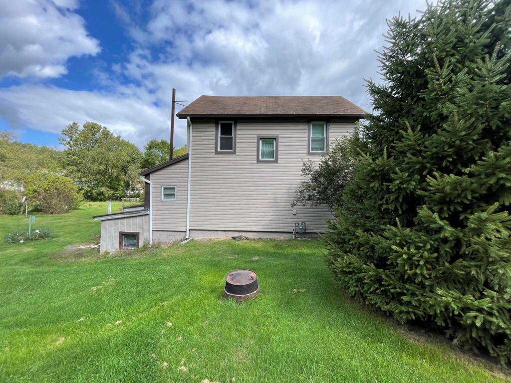 136 South State Street Timblin, PA 15778 - Photo 7 of 24
