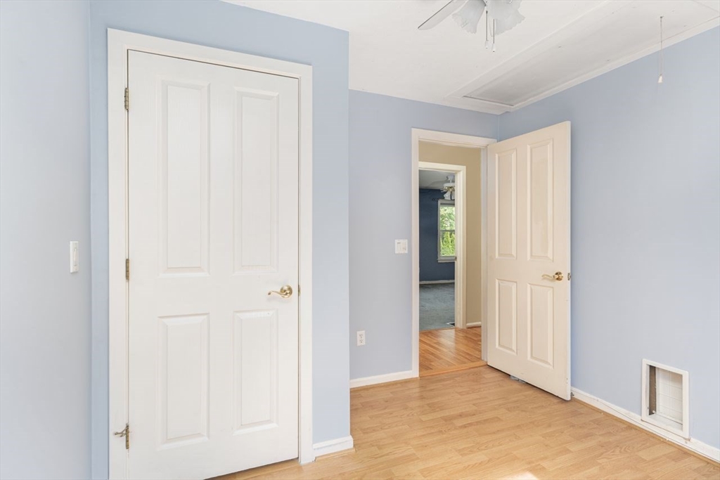 151 Mohawk Trail Cranston, RI 02921 - Photo 23 of 42