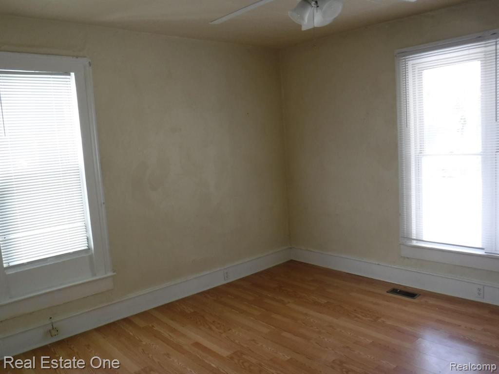 318 East Brooks Street Howell, MI 48843 - Photo 22 of 26