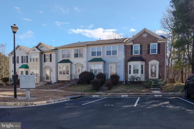 $2,650 | 16785 Capon Tree Lane, Woodbridge, VA 22191