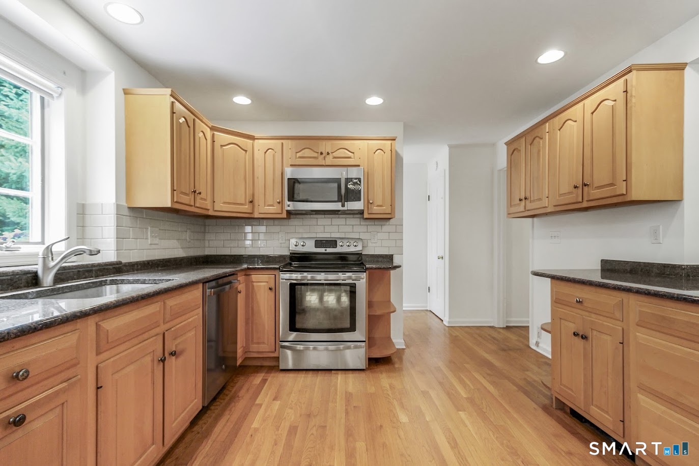45 Glenbrook Road Trumbull, CT 06611 - Photo 5 of 26 Gallery Image 5