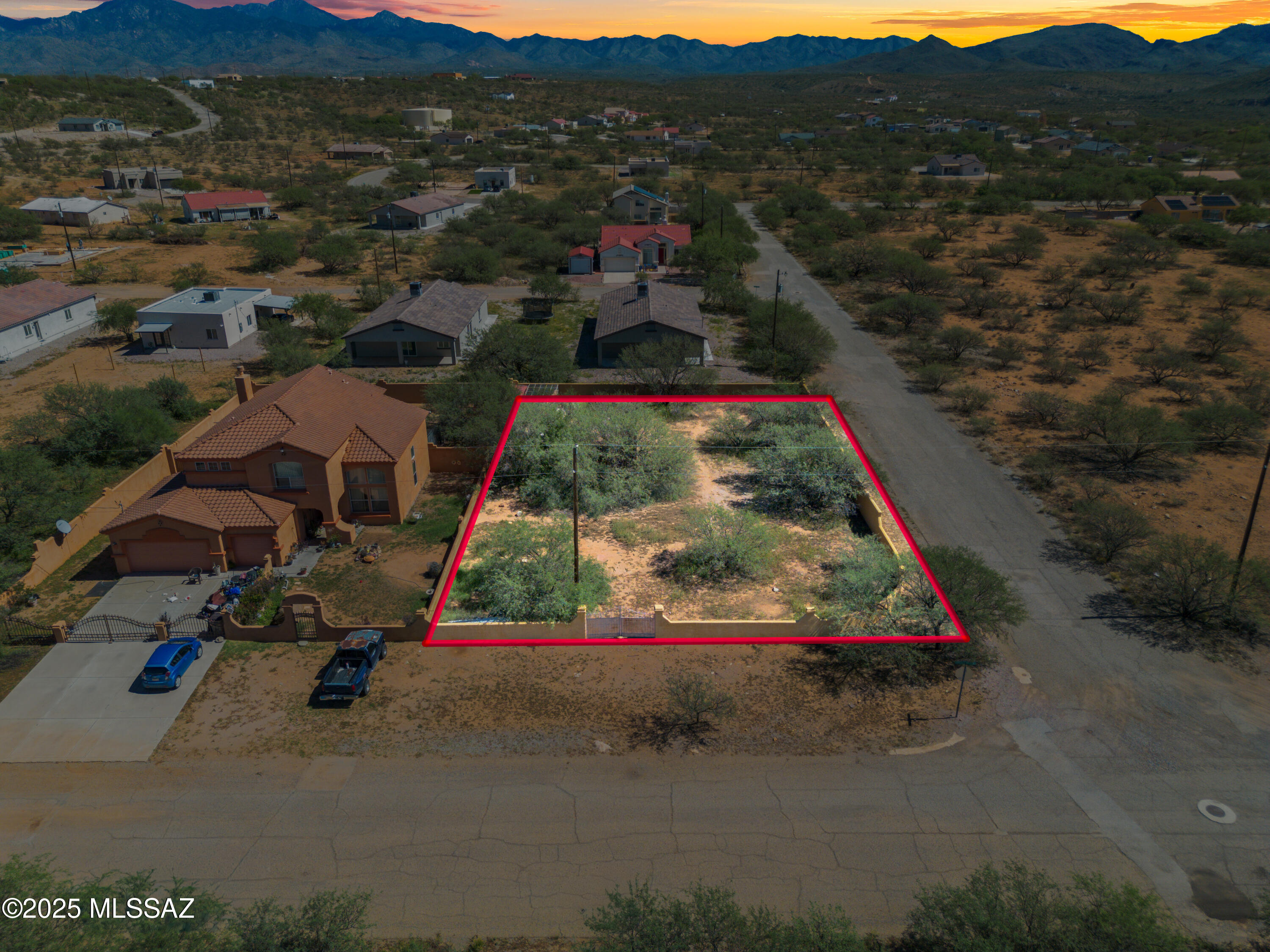 1910 Circulo Mexicali, Unit 173 Rio Rico, AZ 85648 - Photo 6 of 8 a view of outdoor space and garden