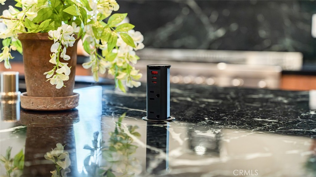 11911 Hartsook Street Valley Village, CA 91607 - Photo 20 of 75