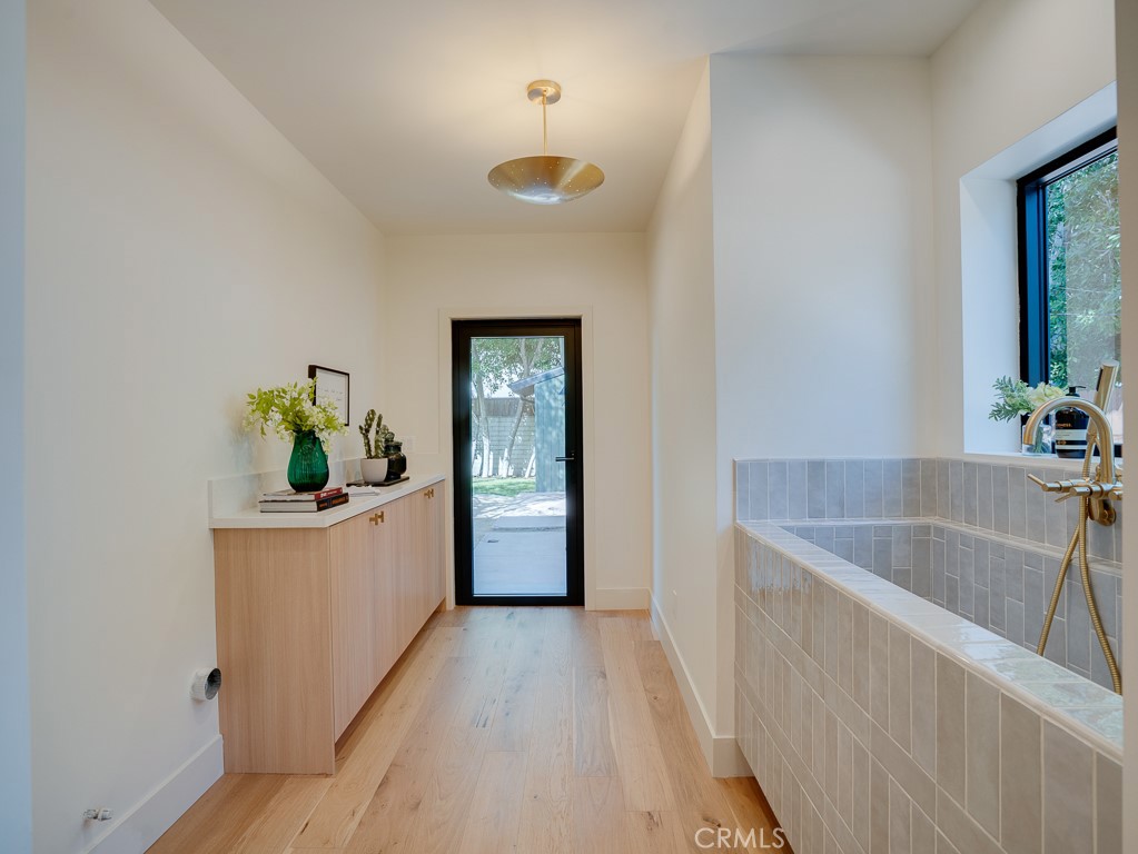 11911 Hartsook Street Valley Village, CA 91607 - Photo 26 of 75