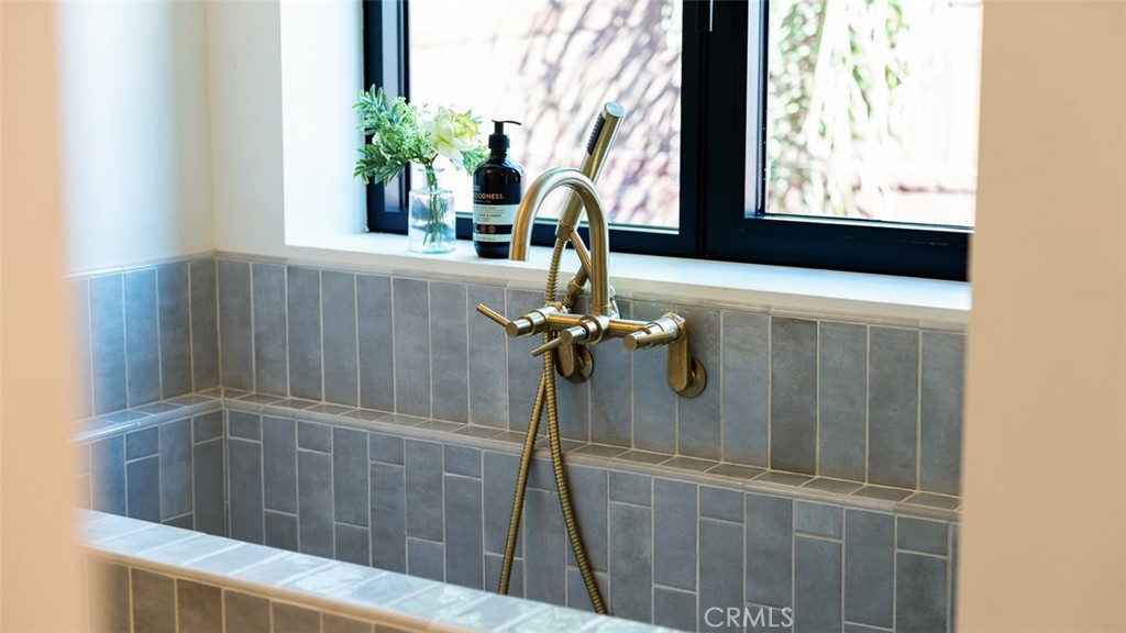 11911 Hartsook Street Valley Village, CA 91607 - Photo 27 of 75