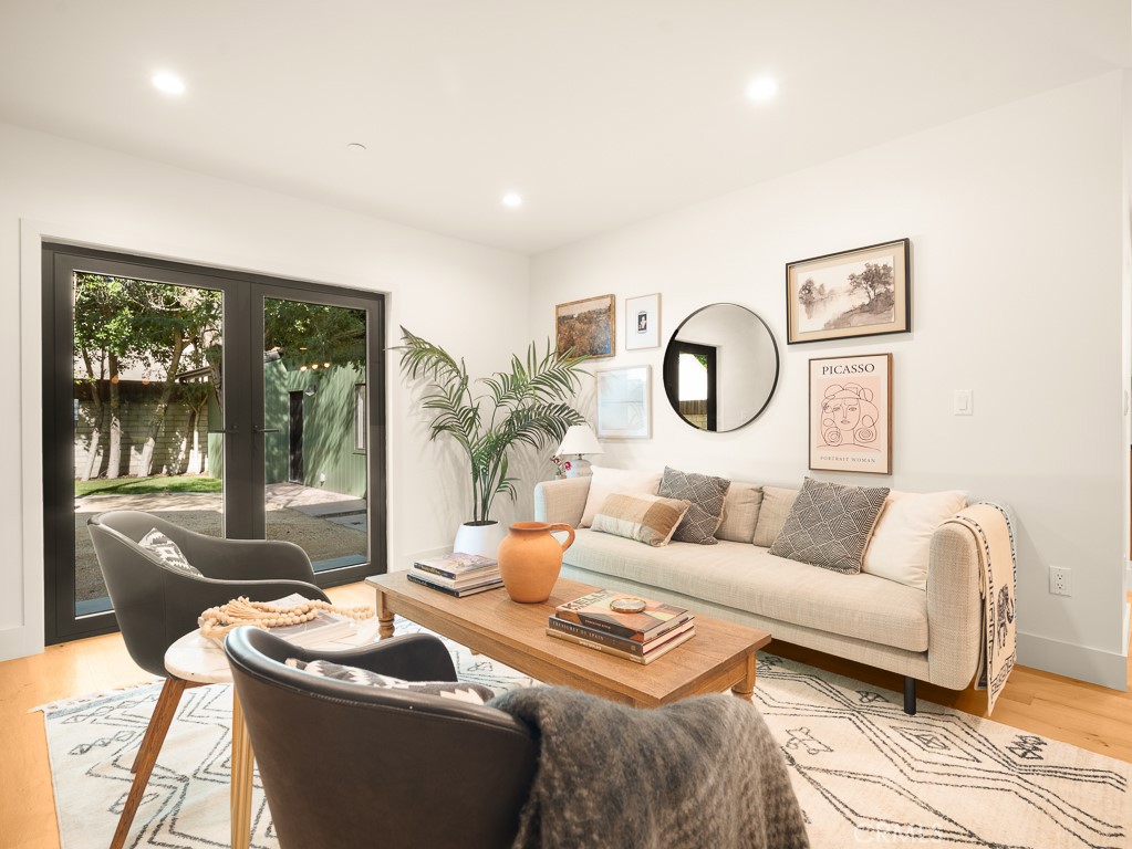 11911 Hartsook Street Valley Village, CA 91607 - Photo 30 of 75