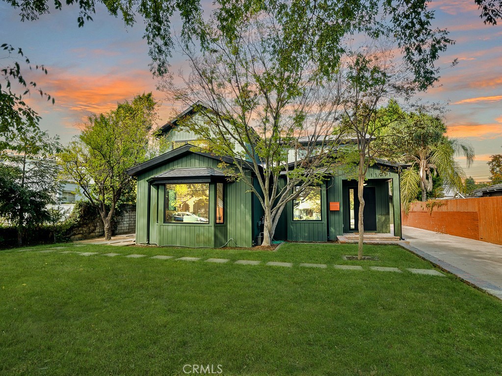 11911 Hartsook Street Valley Village, CA 91607 - Photo 4 of 75