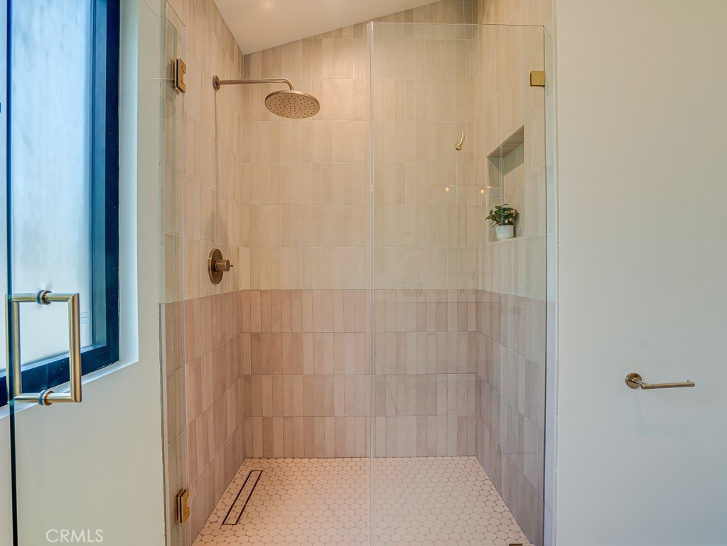 11911 Hartsook Street Valley Village, CA 91607 - Photo 51 of 75