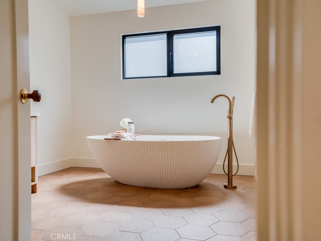 11911 Hartsook Street Valley Village, CA 91607 - Photo 56 of 75