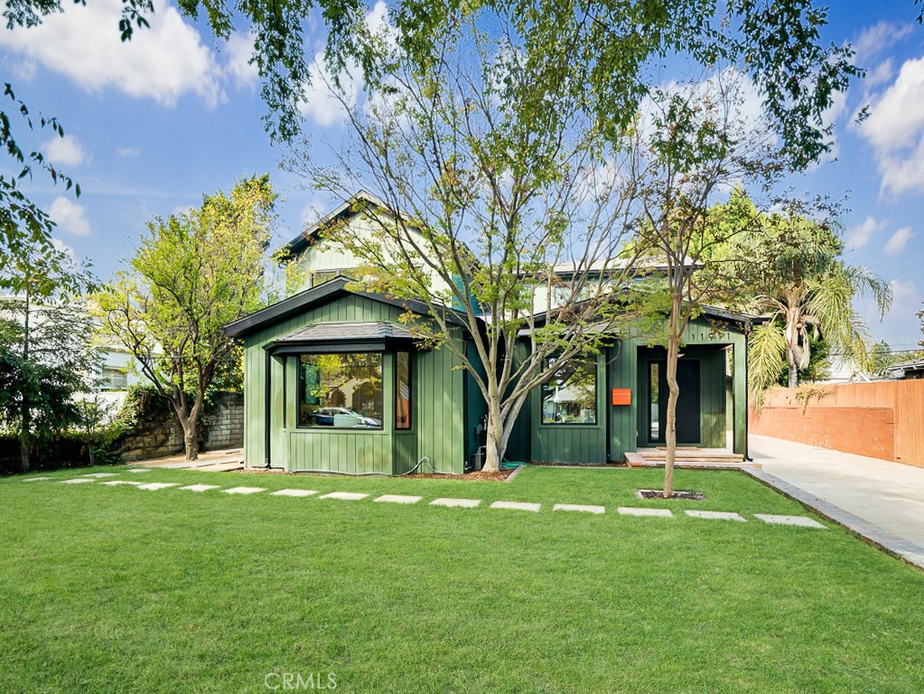 11911 Hartsook Street Valley Village, CA 91607 - Photo 6 of 75