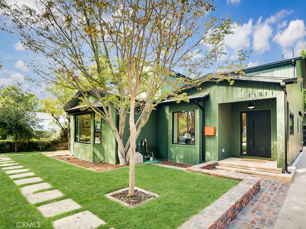 11911 Hartsook Street Valley Village, CA 91607 - Photo 7 of 75