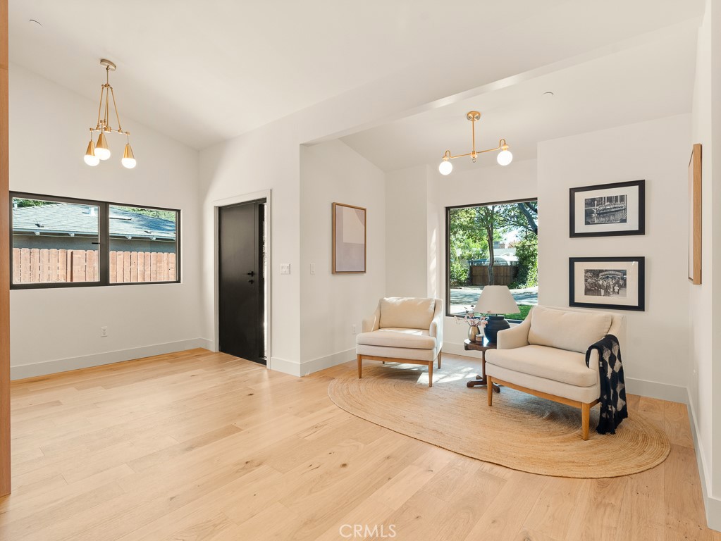 11911 Hartsook Street Valley Village, CA 91607 - Photo 10 of 75