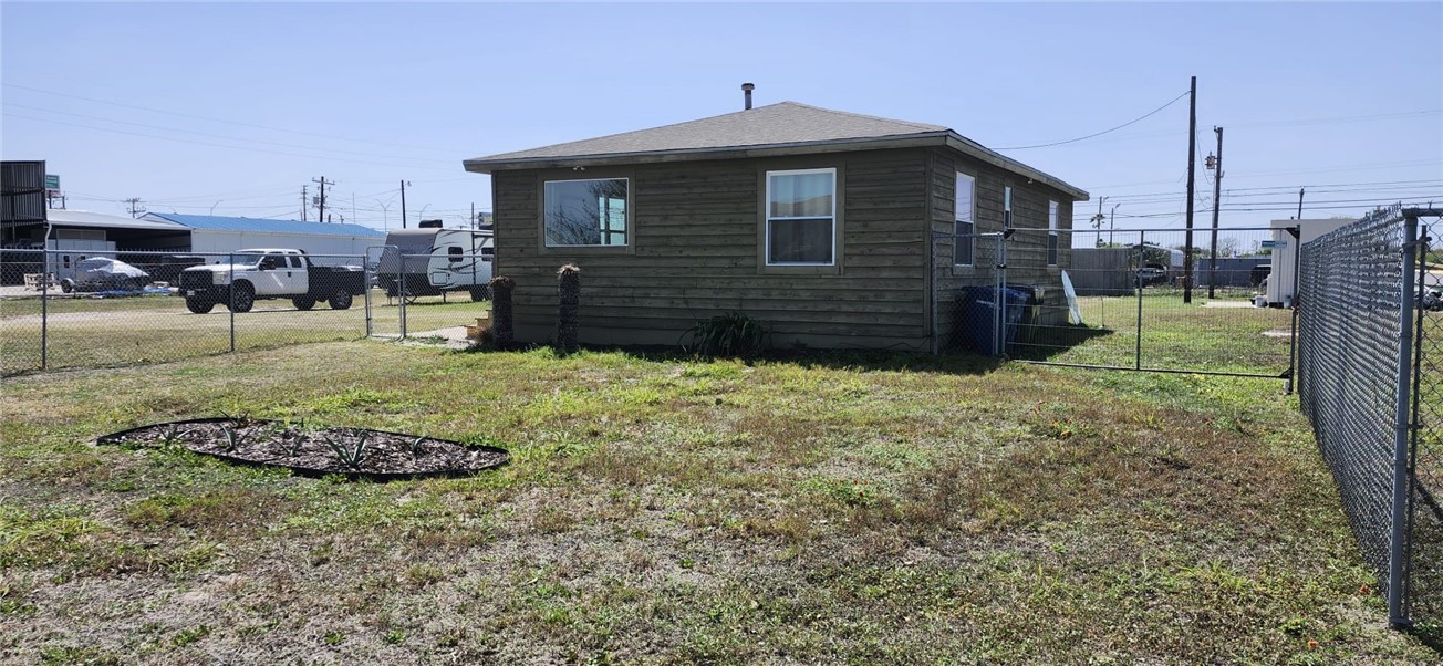 1407 Dema Street Corpus Christi, TX 78418 - Photo 3 of 19 a view of a back yard