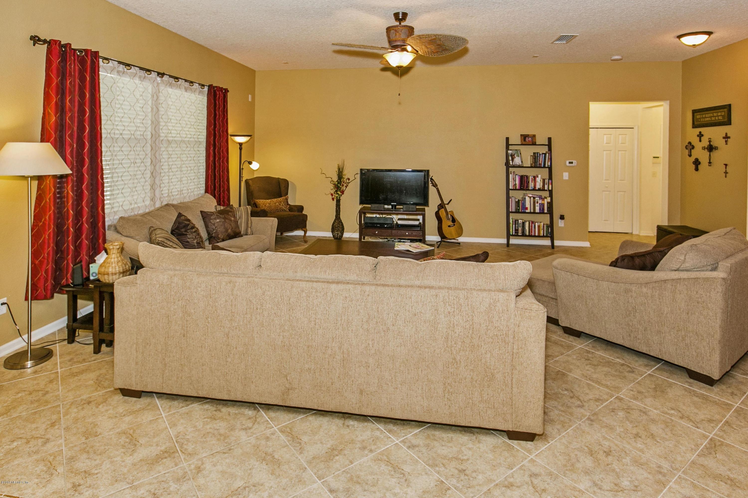 16426 Tisons Bluff Road Jacksonville, FL 32218 - Photo 5 of 28 005_Family Room