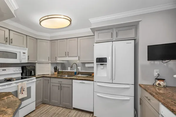 $795,000 | 68 Railroad Avenue, Unit 3, Wolfeboro, NH 03894