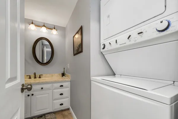 $795,000 | 68 Railroad Avenue, Unit 3, Wolfeboro, NH 03894