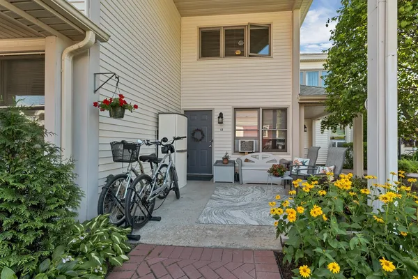 $795,000 | 68 Railroad Avenue, Unit 3, Wolfeboro, NH 03894