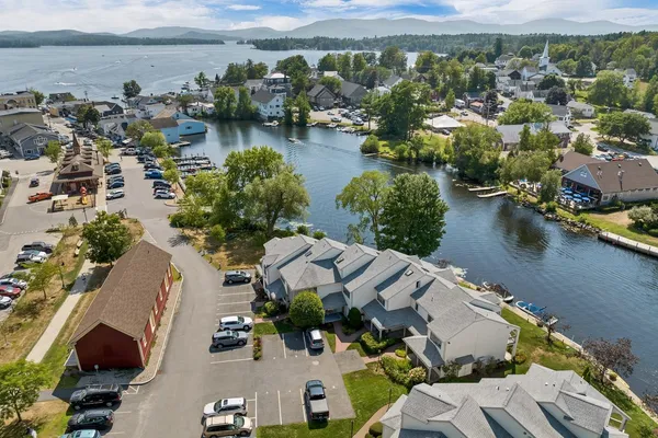 $795,000 | 68 Railroad Avenue, Unit 3, Wolfeboro, NH 03894