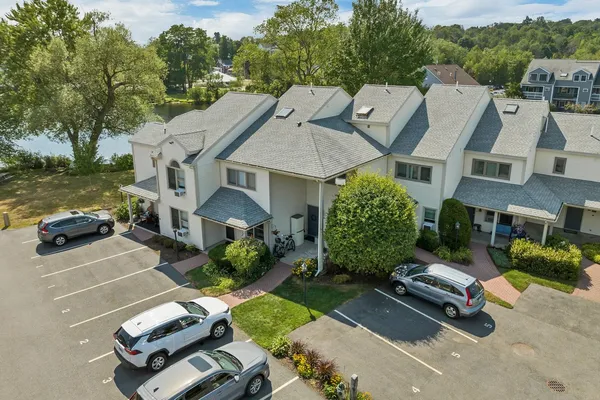 $795,000 | 68 Railroad Avenue, Unit 3, Wolfeboro, NH 03894