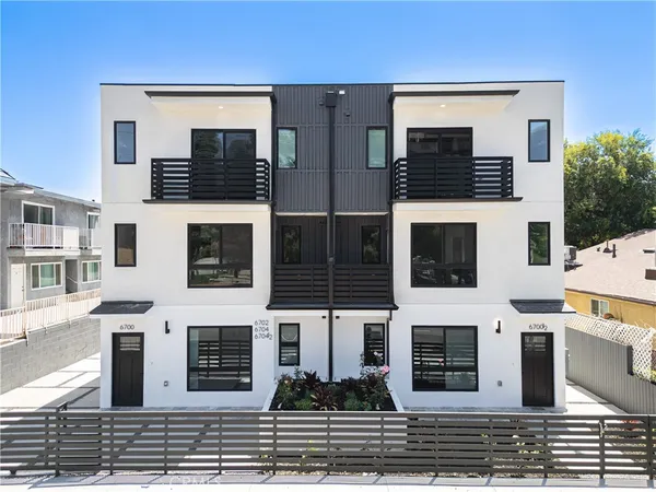 a view of the house with windows