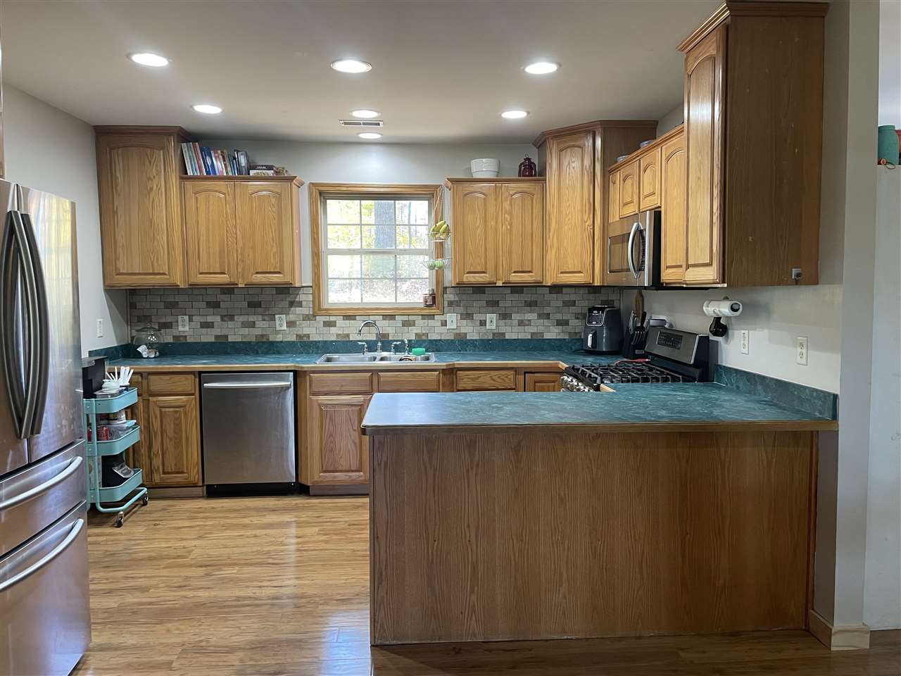 7233 Gillette Road Flushing, MI 48433 - Photo 7 of 34