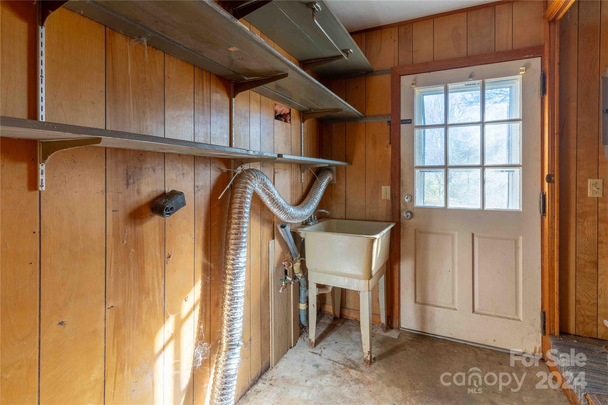 214 Laycock Road Hendersonville, NC 28792 - Photo 15 of 27 Gallery Image 15