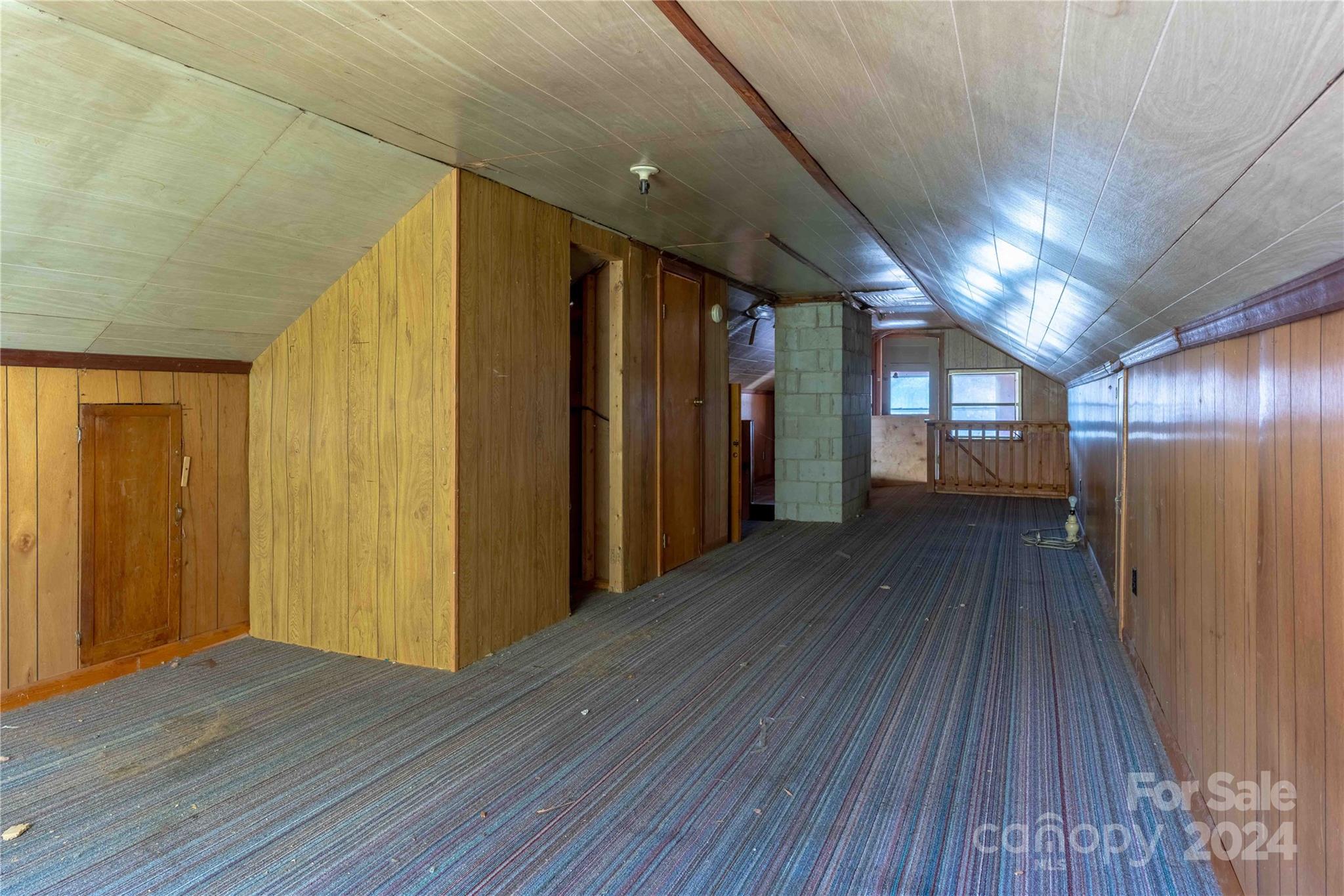 214 Laycock Road Hendersonville, NC 28792 - Photo 17 of 27 Gallery Image 17