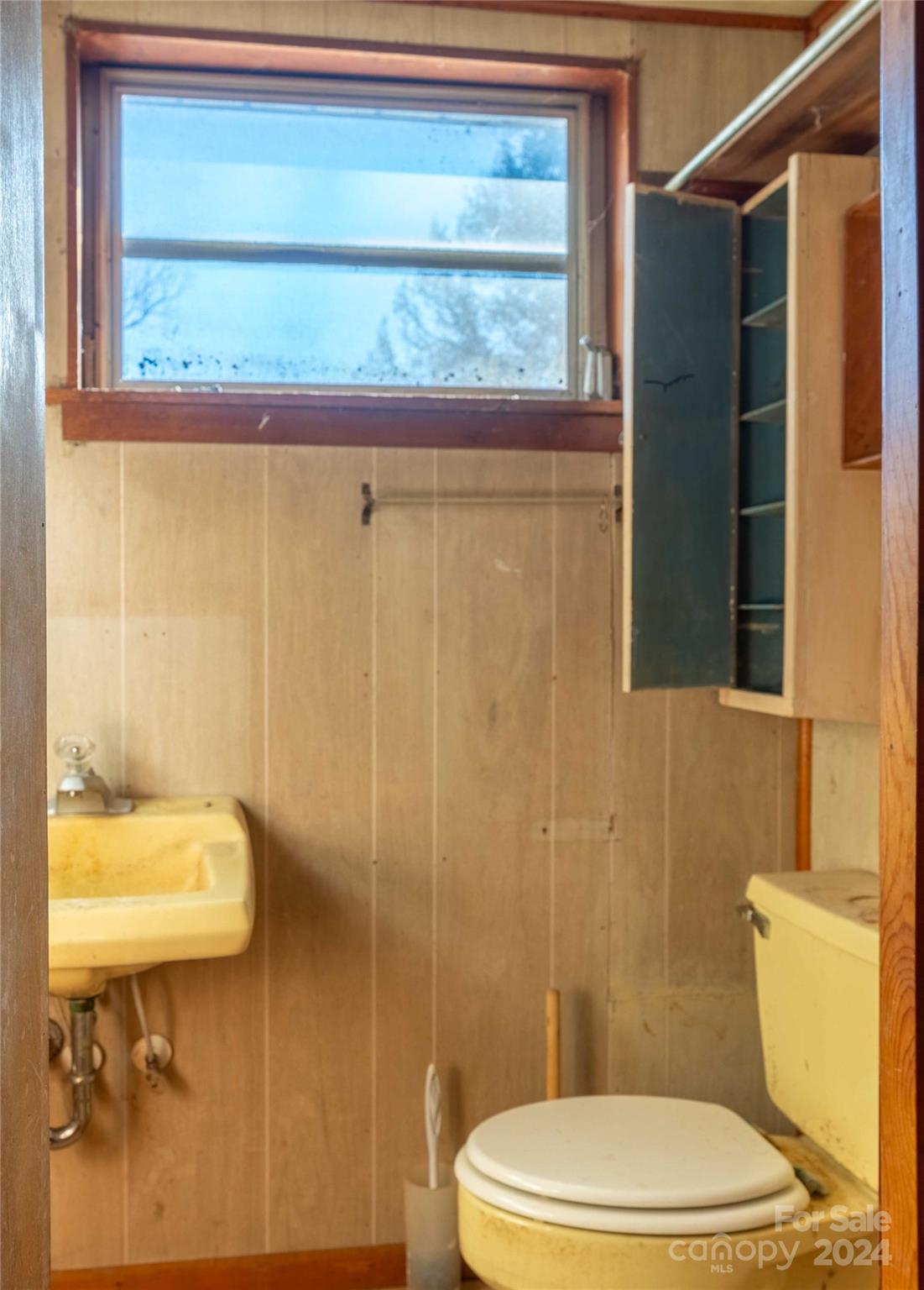 214 Laycock Road Hendersonville, NC 28792 - Photo 19 of 27 Gallery Image 19