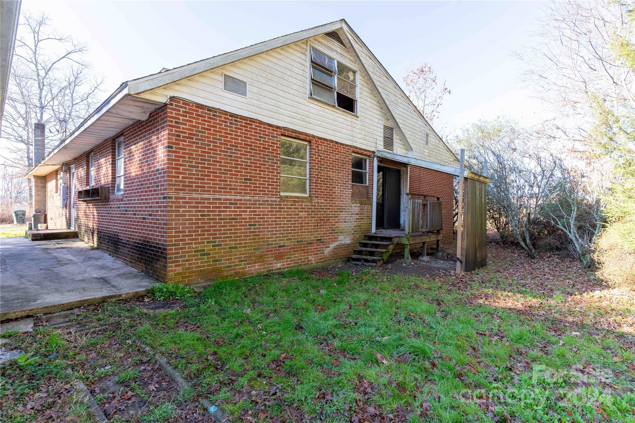 214 Laycock Road Hendersonville, NC 28792 - Photo 24 of 27 Gallery Image 24