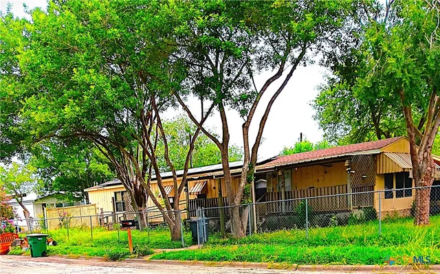 $75,000 | 208 Antelope Circle, Victoria, TX 77904