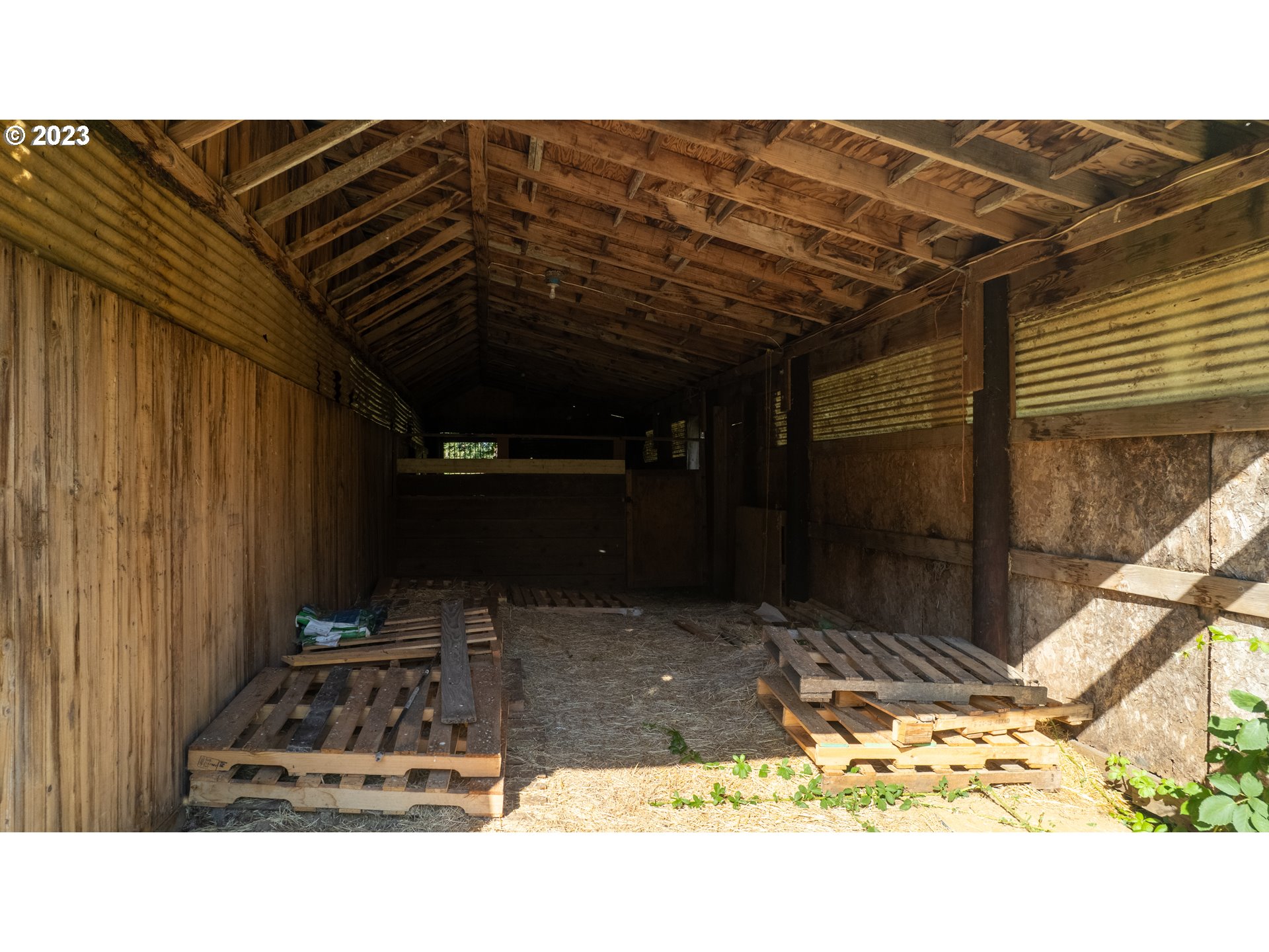 16913 South Hattan Road Oregon City, OR 97045 - Photo 21 of 44 a sink and a mirror