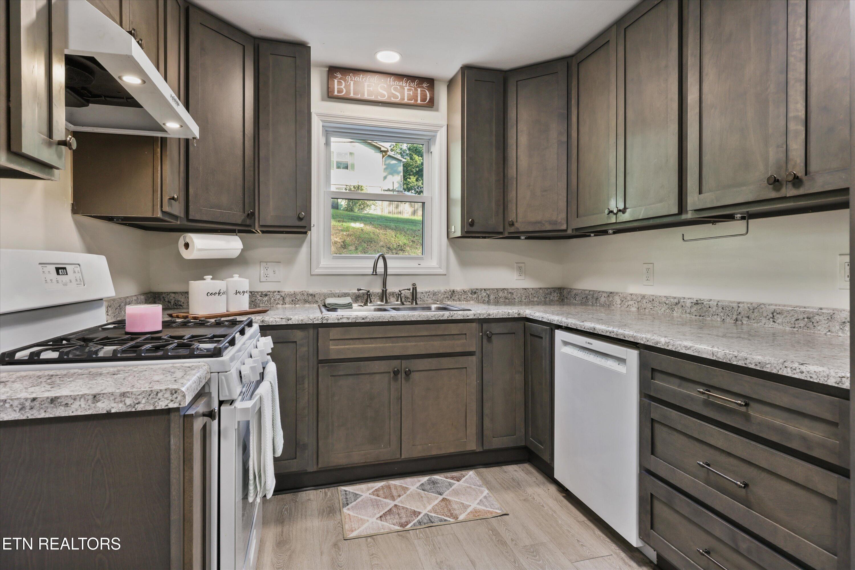 129 Amherst Lane Oak Ridge, TN 37830 - Photo 15 of 39 17-129 Amherst Ln 20