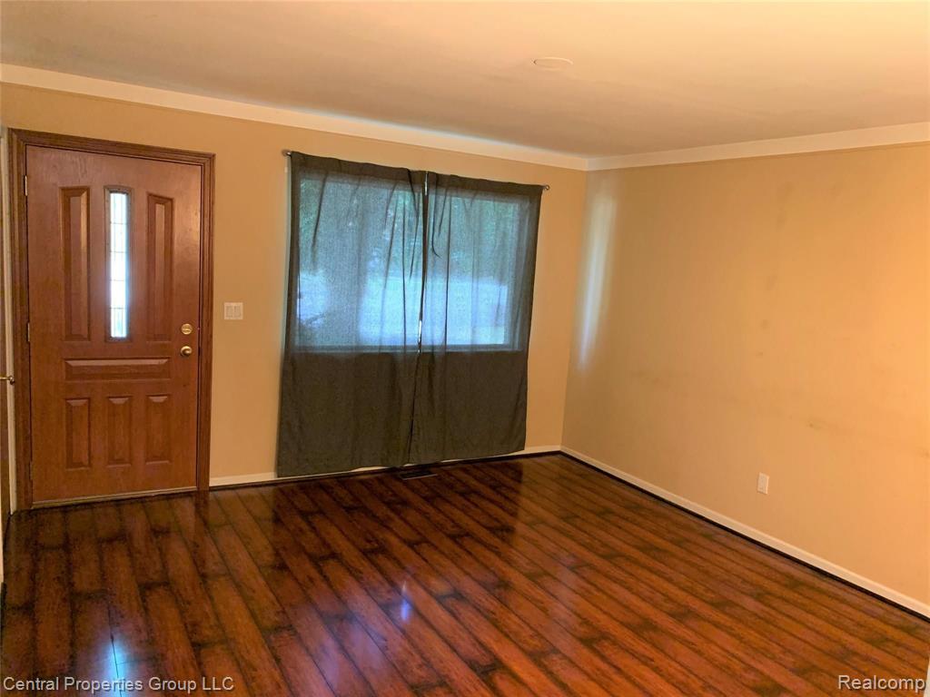 14235 Inkster Road Livonia, MI 48154 - Photo 4 of 21