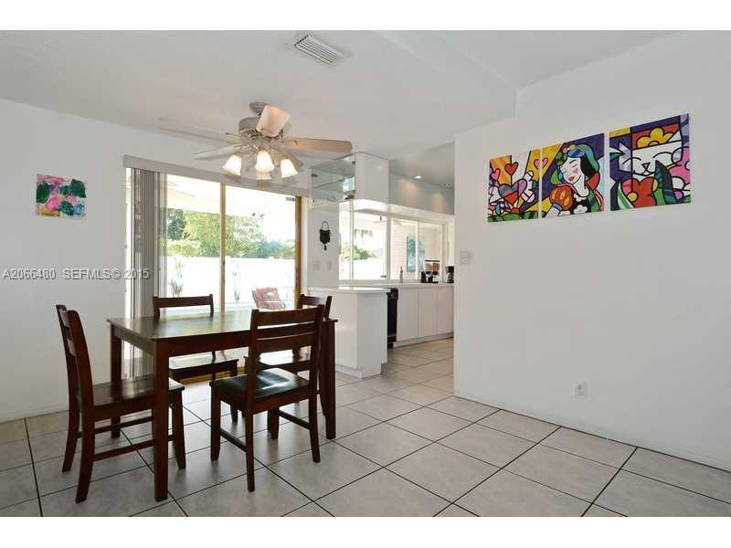 5010 West Park Road Hollywood, FL 33021 - Photo 7 of 16 a dining room with furniture and window