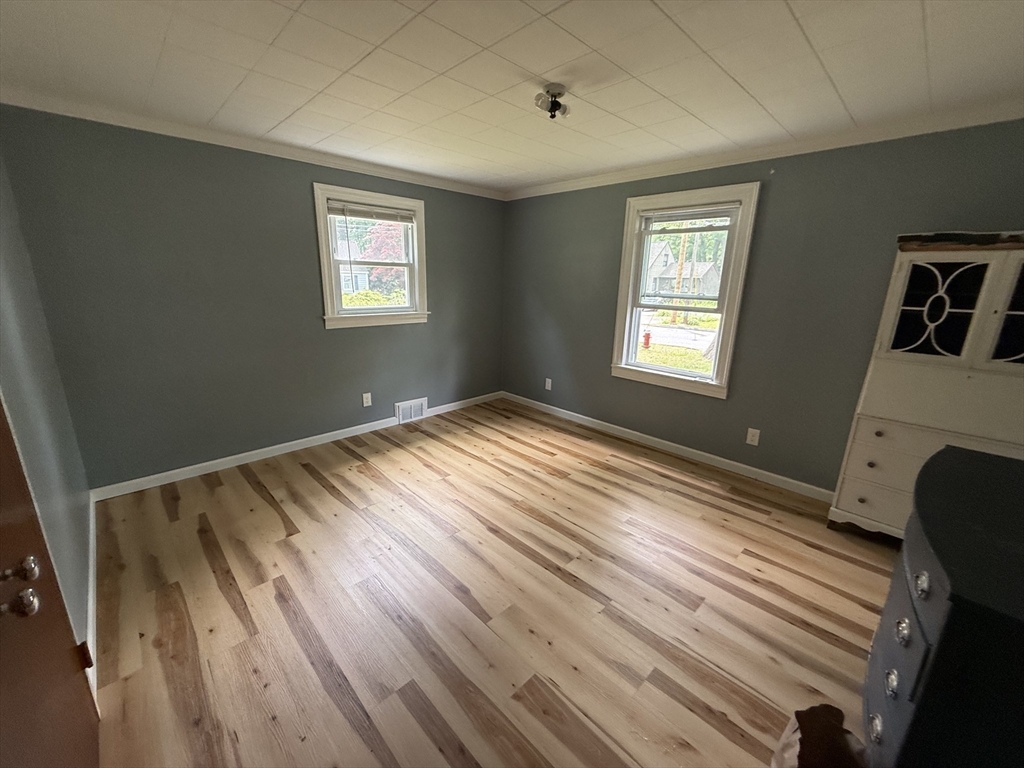 76 Nelson Circle West Springfield, MA 01089 - Photo 14 of 19